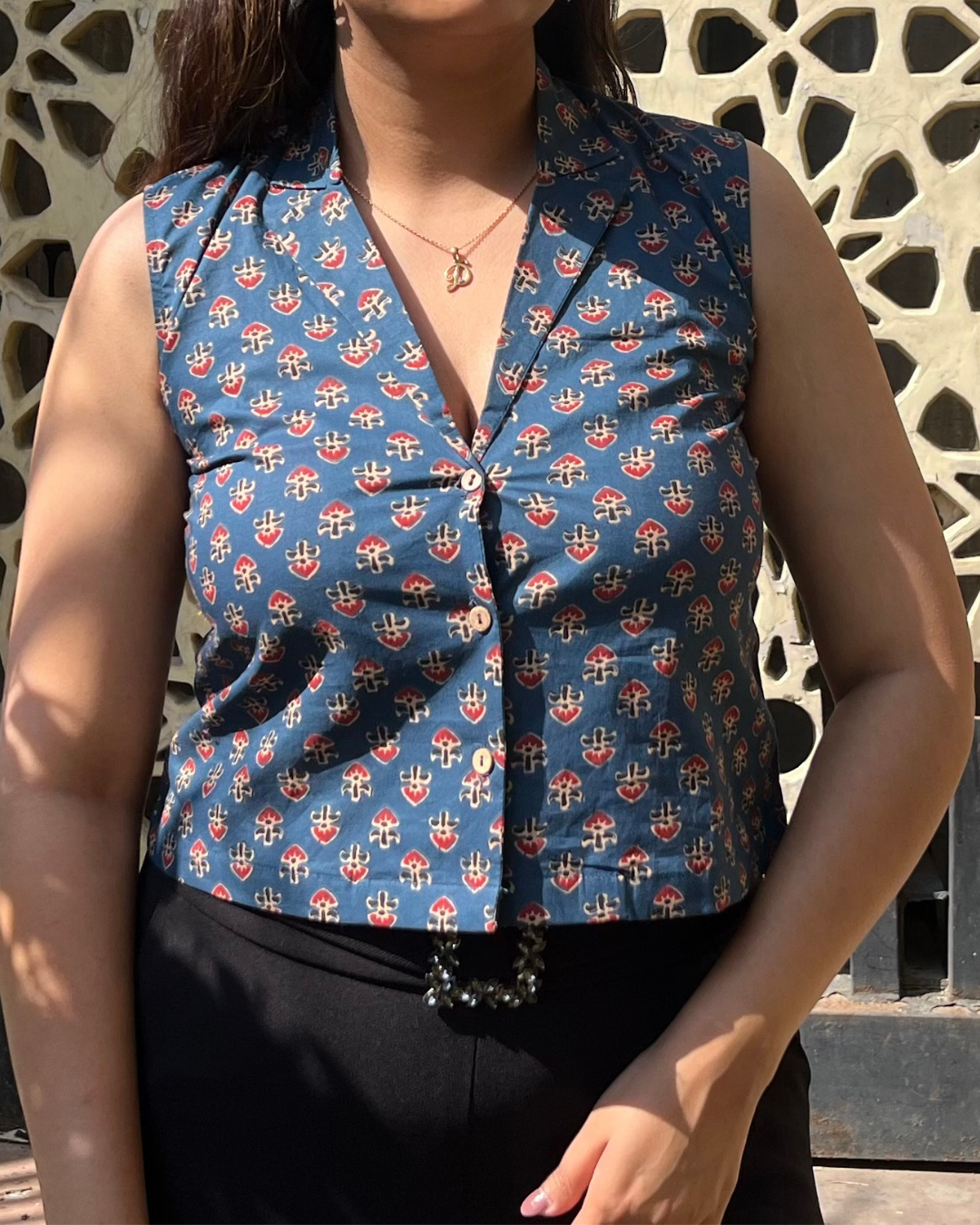 Neel vest