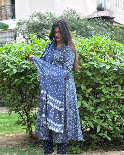 क Three Piece Set